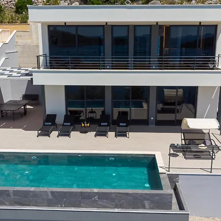 Cozy In With House Sea View