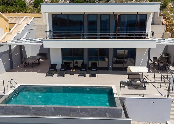 Cozy In With House Sea View