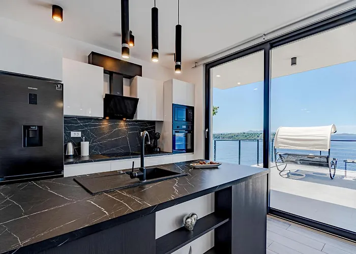 Cozy In With House Sea View