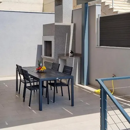 Cozy In With House Sea View Сasa de vacaciones