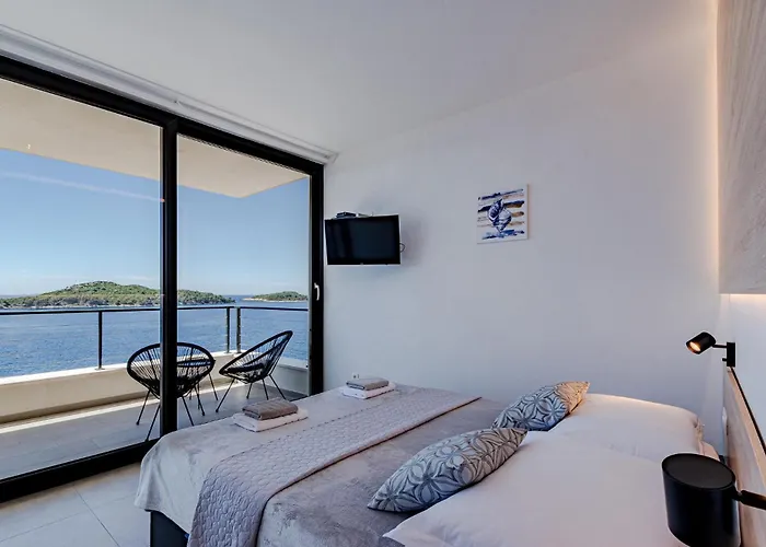 Feriehus Cozy In With House Sea View